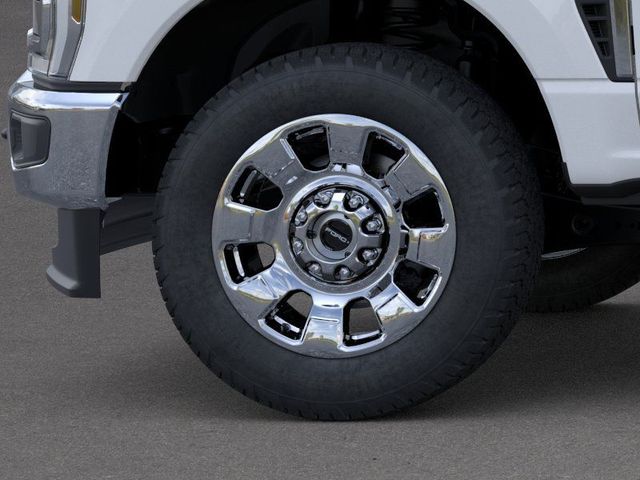 New 2026 Oxford White Ford F-350® Lariat® image 19