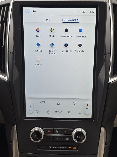 2022 Ford Edge Titanium:168337A