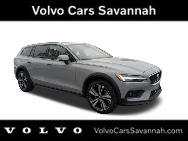 2025 Volvo V60 Cross Country B5 Plus AWD