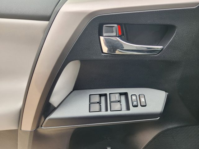 2018 Toyota RAV4 Hybrid XLE Silver at Bayway Cadillac of The Woodlands