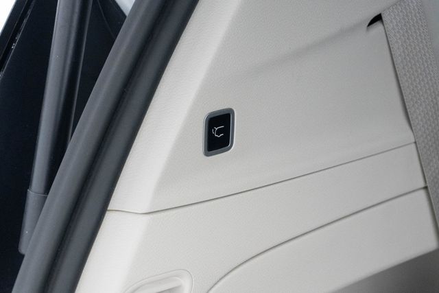 Used 2024 Chrysler Pacifica Van