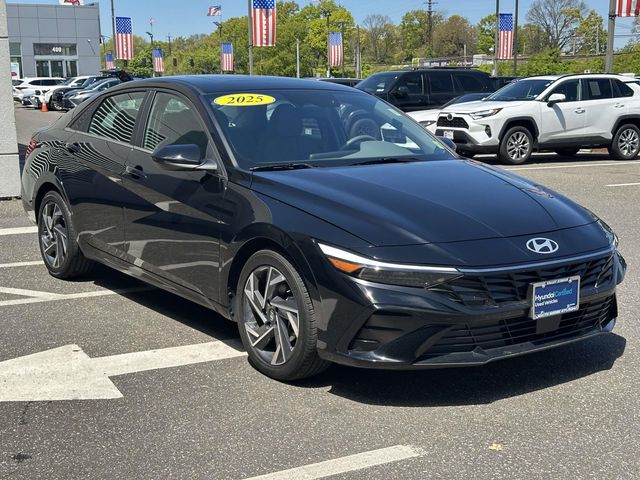 Abyss Black 2025 Hyundai Elantra SEL Convenience FWD Sedan Front-Wheel Drive Continuously Variable Transmission