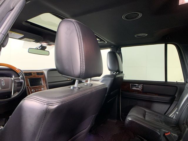 2016 Lincoln Navigator Select 23