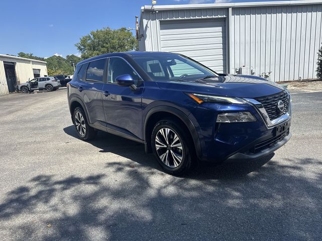 Used 2022 Blue Nissan SV image 3