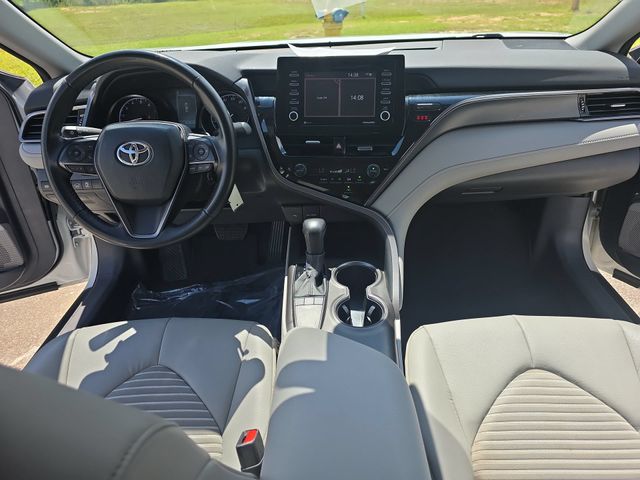 Used 2023 Ice Toyota SE image 10