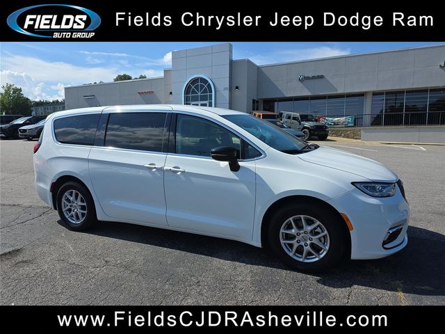 Bright White Clearcoat 2024 Chrysler Pacifica Minivan Front-Wheel Drive 9-Speed Automatic