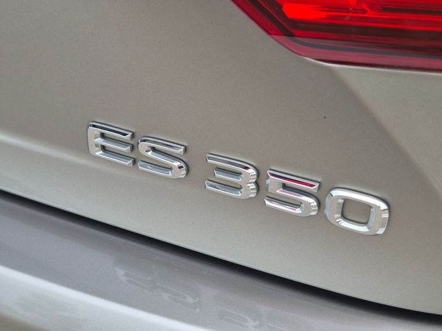 2018 Lexus ES - Image 10