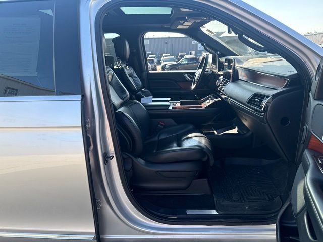 2018 Ingot Silver Lincoln Navigator L Select 4X4 SUV