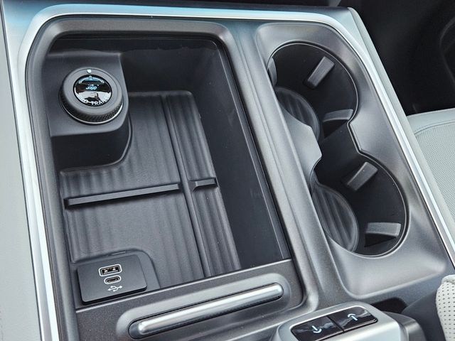 New 2026 Black Ford Platinum image 22