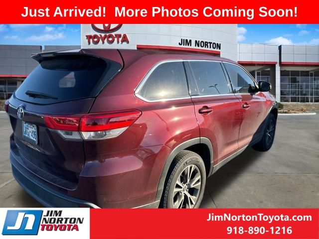 2019 Toyota Highlander LE 6