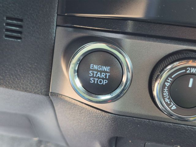 2020 Toyota Tacoma - Image 18