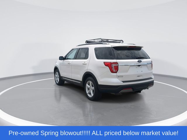 Used 2019 White Platinum Clearcoat Metallic Ford XLT image 6