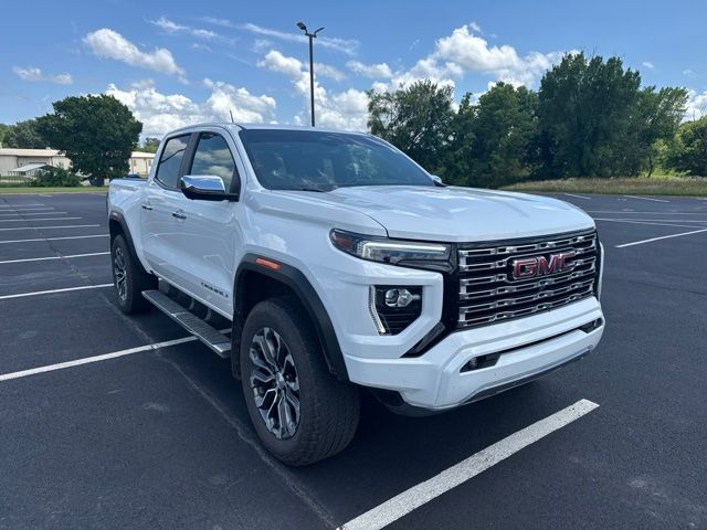 Summit White 2025 GMC Canyon Denali Crew Cab 4WD Pickup Truck Four-Wheel Drive 8-Speed Automatic
