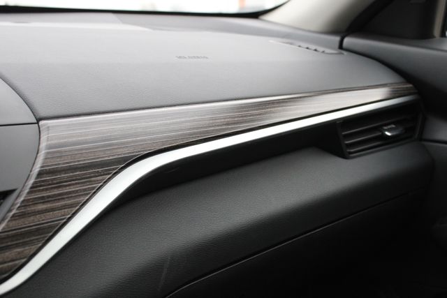 Used 2019 Black Nissan 2.5 SL image 18