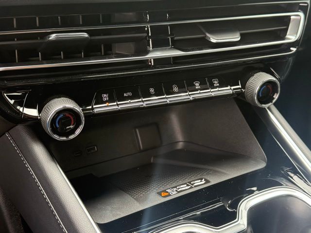 new 2026 Chevrolet Traverse car, priced at $45,020