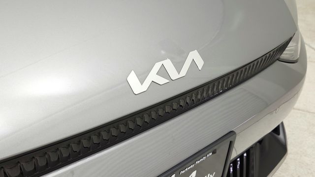 2023 Kia EV6 Wind - 11