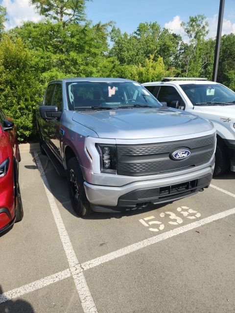 Used 2025 Silver Ford XLT image 2