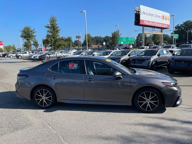 2021 Toyota Camry SE 2