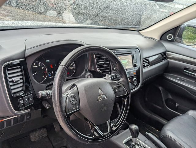 2016 Mitsubishi Outlander GT - 11