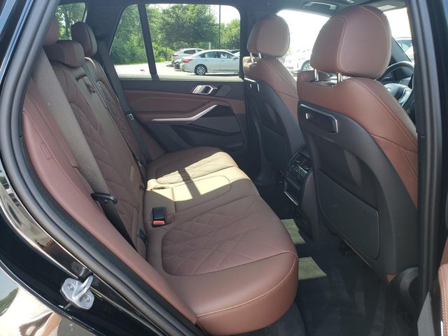 Used 2024 Black BMW xDrive40i image 18