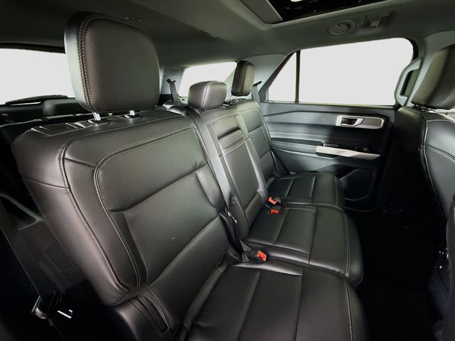 2023 Ford Explorer XLT photo