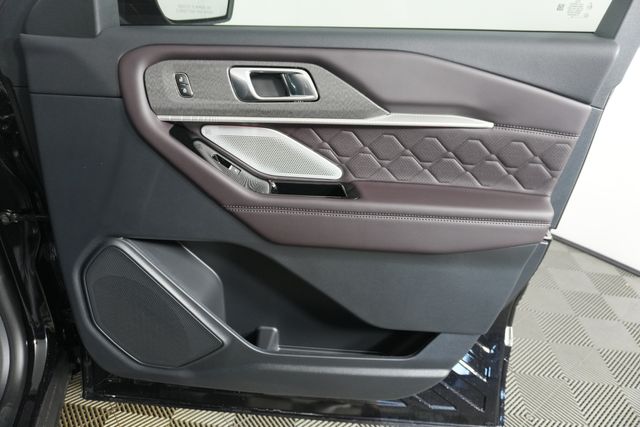 New 2026 Black Ford Platinum image 30