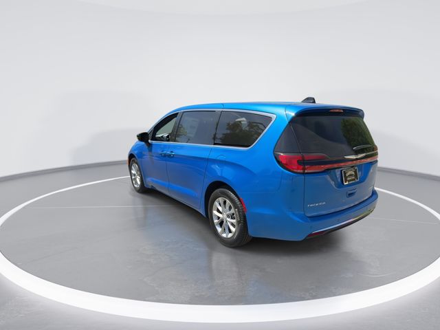 New 2026 Hydro Blue Pearl-Coat Exterior Paint Chrysler Limited image 6