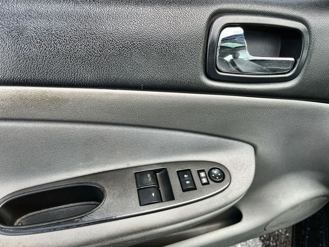 Used 2009 Black Chevrolet LT image 16