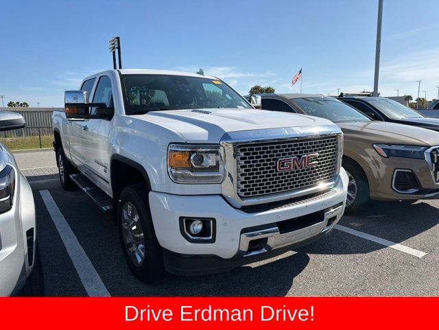 2016 GMC Sierra 4WD Crew Cab Standard Box Denali's photo