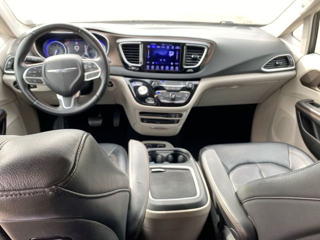 2017 Chrysler Pacifica Touring L Plus 19