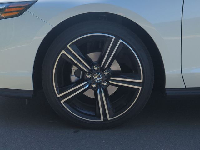 Used 2026 White Honda SE image 19