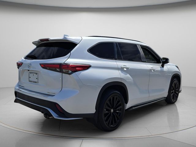 2023 Toyota Highlander - $37,999