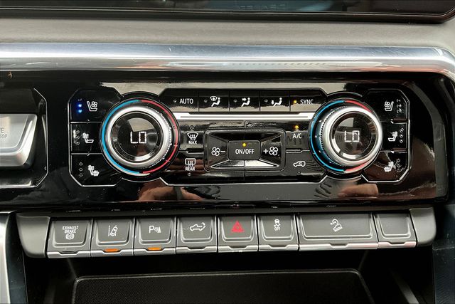 2024 GMC Sierra 2500HD Denali Ultimate photo