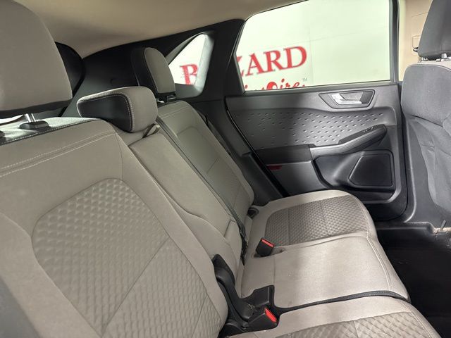 2020 Oxford White Ford Escape SE FWD SUV