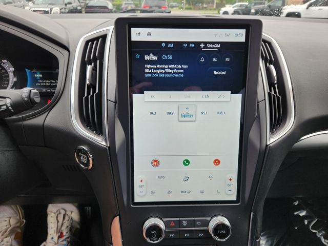 2024 Ford Edge Titanium - Silver Metallic exterior view 10