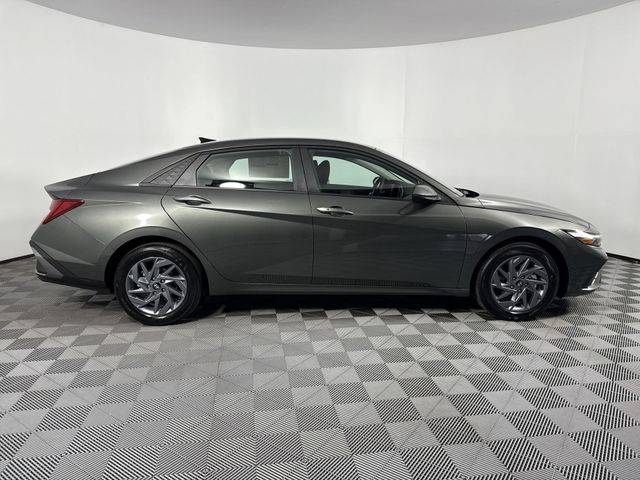 New 2025 Hyundai Elantra Hybrid For Sale in Indianapolis, IN