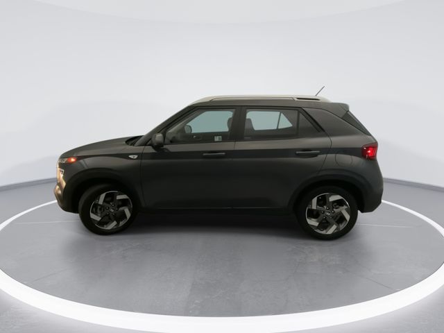Used 2024 Gray Hyundai SEL image 3