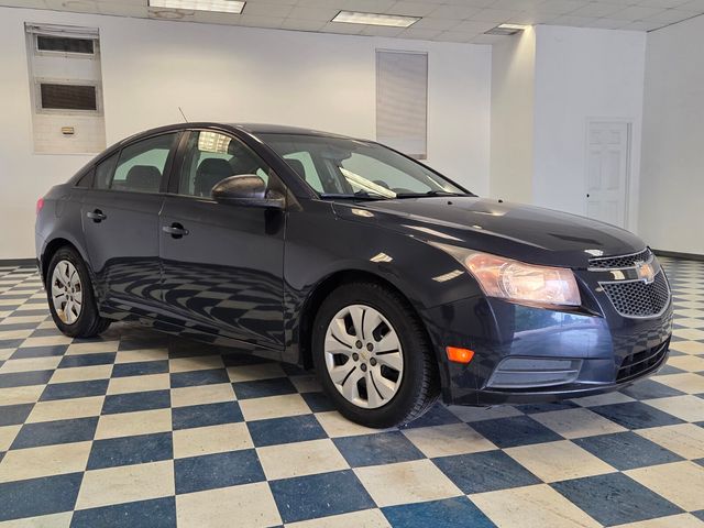 2014 Chevrolet Cruze LS Sedan FWD