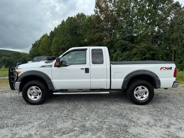 Used 2016 White Ford XLT image 3