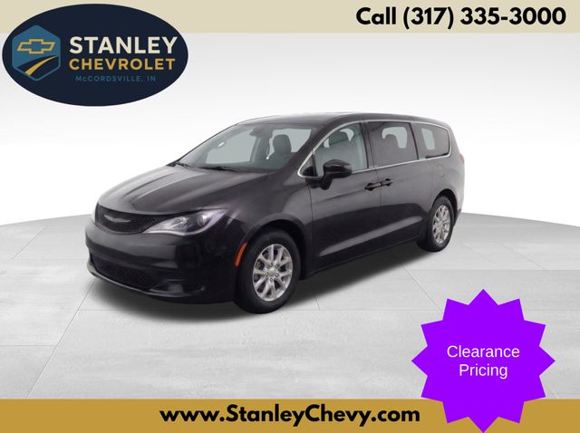 Brilliant Black Crystal Pearlcoat 2023 Chrysler Voyager Minivan Front-Wheel Drive 9-Speed Automatic
