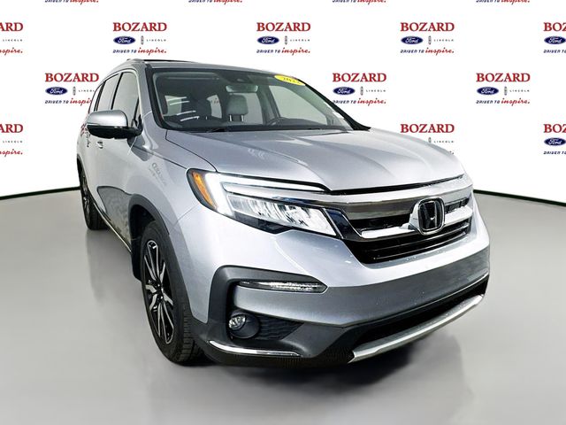 2022 Lunar Silver Metallic Honda Pilot Touring 7 Passenger SUV