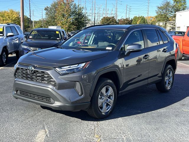 2024 Toyota RAV4 XLE 24