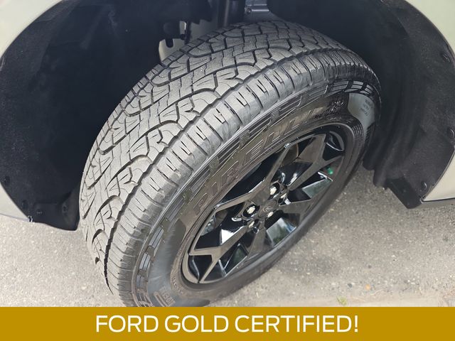 Used 2024 Silver Ford Lariat image 30