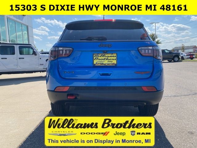 2022 Jeep Compass Trailhawk - Laser Blue Pearlcoat exterior view 6