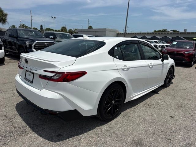 2025 Toyota Camry SE - Photo 11