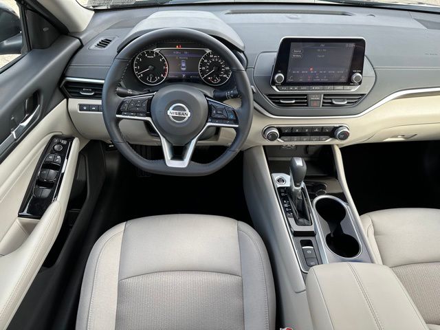 2021 Nissan Altima 2.5 SV 11