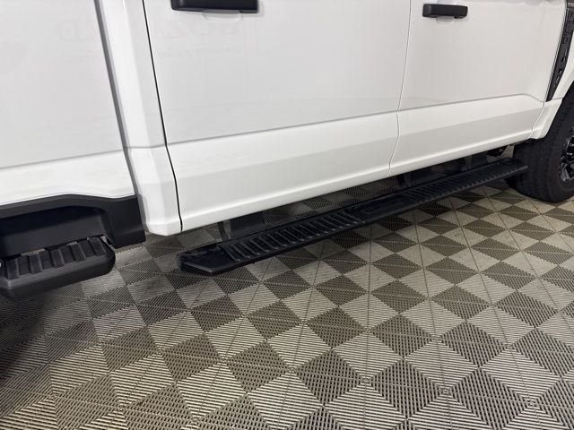2025 Oxford White Ford Super Duty F-250 SRW XL 4X4 Truck