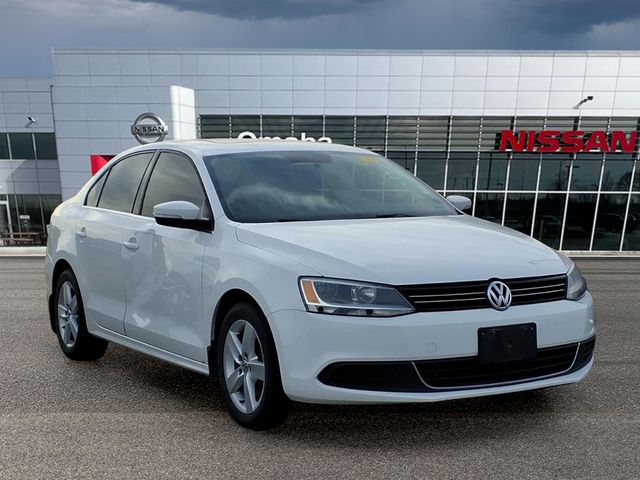 Candy White 2014 Volkswagen Jetta TDI Sedan Front-Wheel Drive 6-Speed Dual Clutch