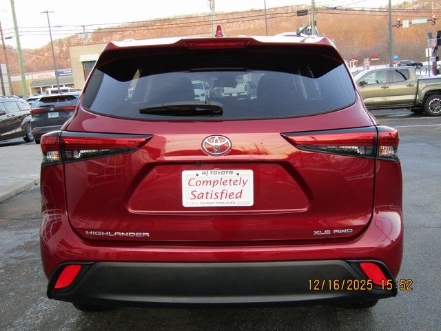 used 2023 Toyota Highlander car, priced at $34,999