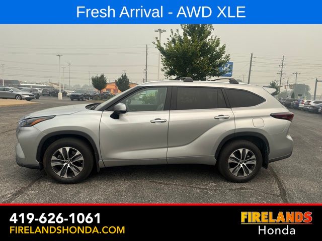 Celestial Silver Metallic 2024 Toyota Highlander SUV / Crossover All-Wheel Drive 8-Speed Automatic